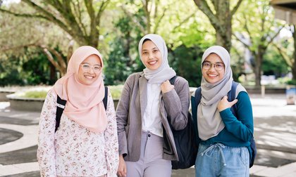 International students walking around Massey campus